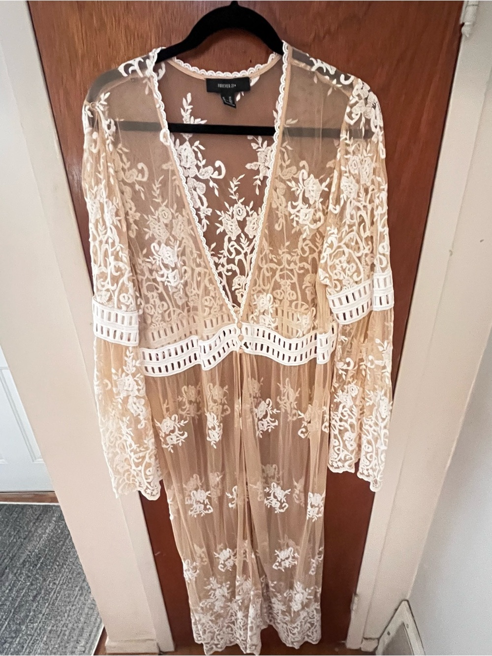Forever 21+ Embroidered Mesh Maxi 
Robe/Duster Size 3X